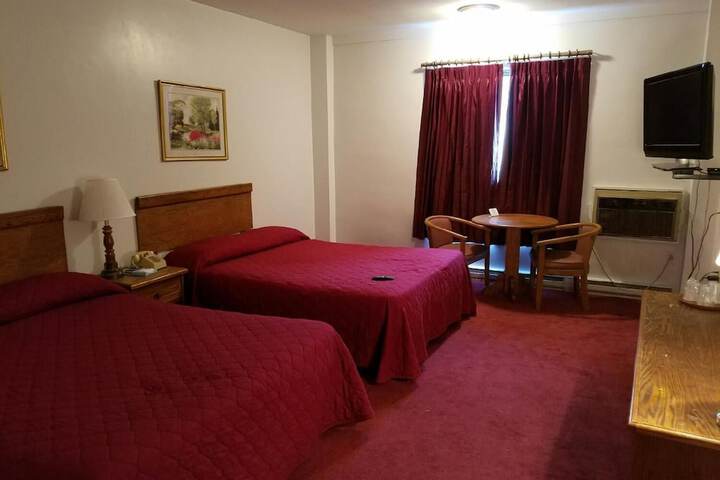 Room 8 of 9