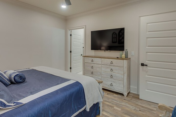 Wfh-friendly Condo Rental in Nashville Georgia!