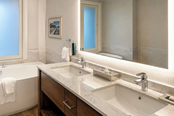DoubleTree Fallsview Resort & Spa by Hilton Niagara Falls