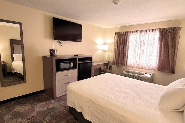 Room 8 of 32