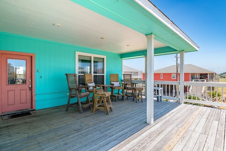 Sunrise Paradise 3 Bedroom Home by RedAwning