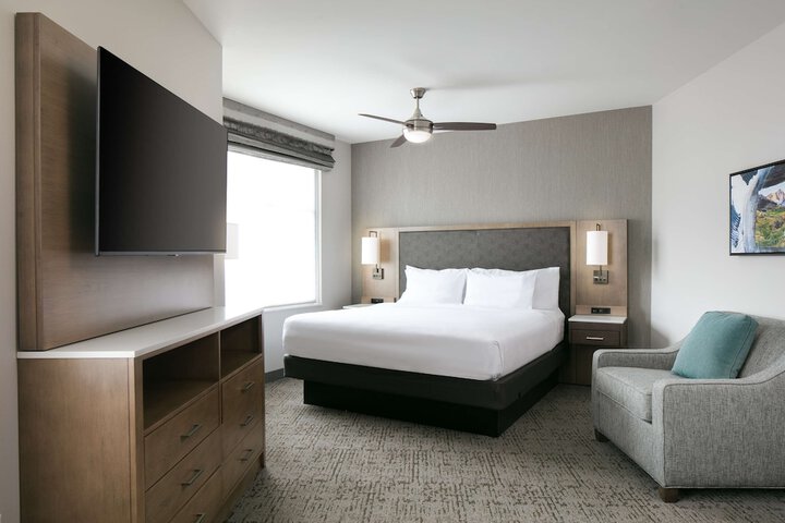 Room 28 of 53