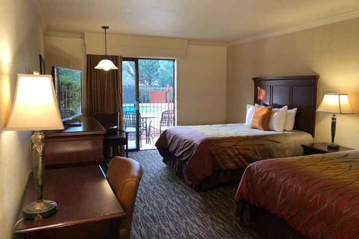 Room 13 of 27