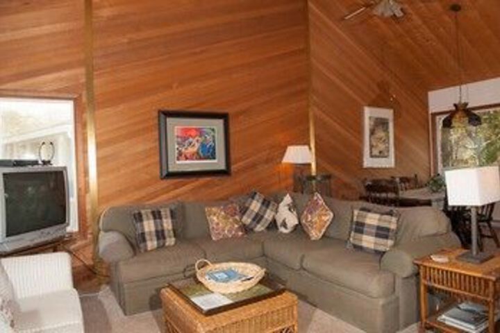 Neskowin Nest 4 Br home by RedAwning