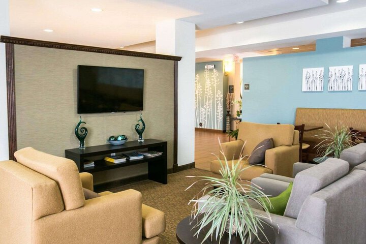 Hotel Interior 11 of 61