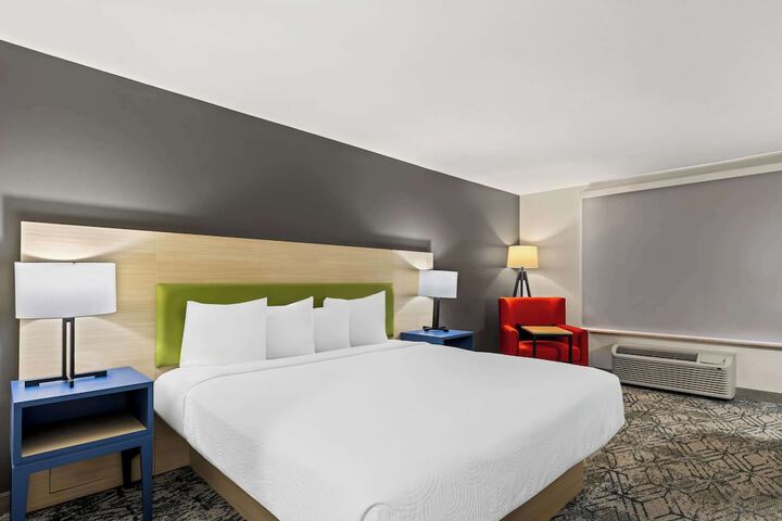 Country Inn & Suites by Radisson Savannah I-95 North, GA
