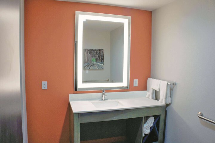 Room 17 of 41