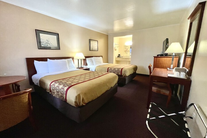 Room 18 of 18