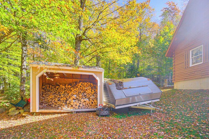 Andover Cabin Retreat w / Hot Tub & Fireplace!