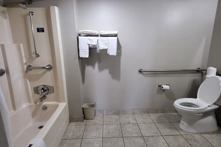 Room 4 of 20