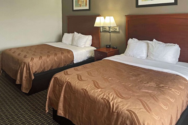 Room 20 of 33