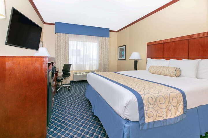Room 13 of 16