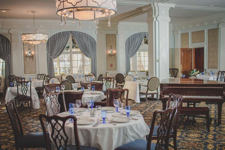 Hotel Roanoke & Conference Center Curio Collection by Hilton