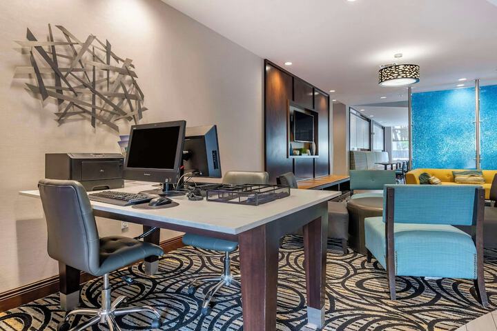 Business Center 20 of 23