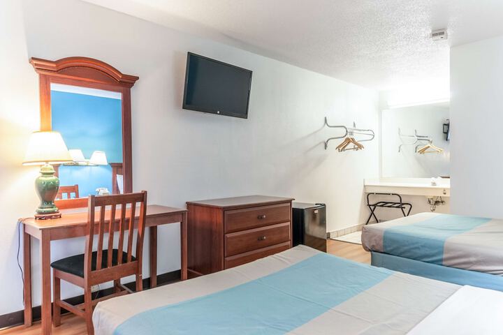 Room 32 of 45