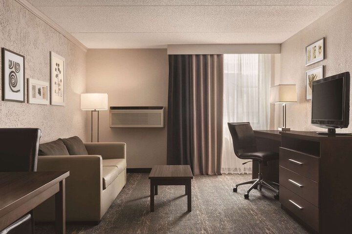 Room 22 of 36