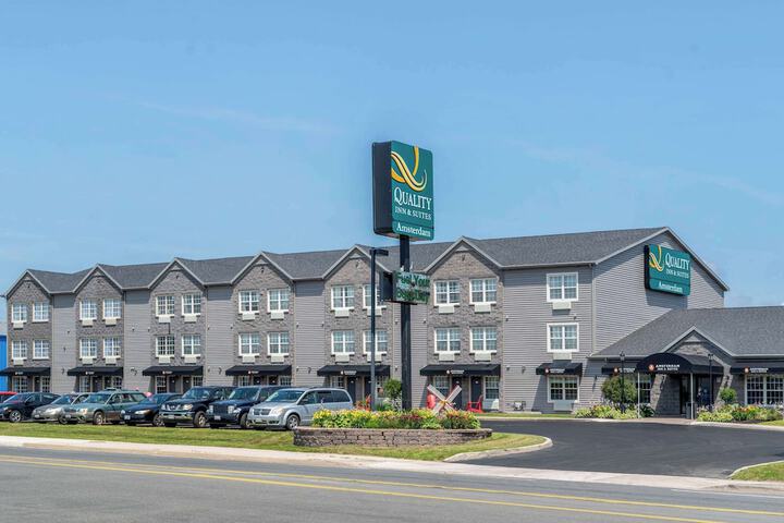 Hotel 4 of 51