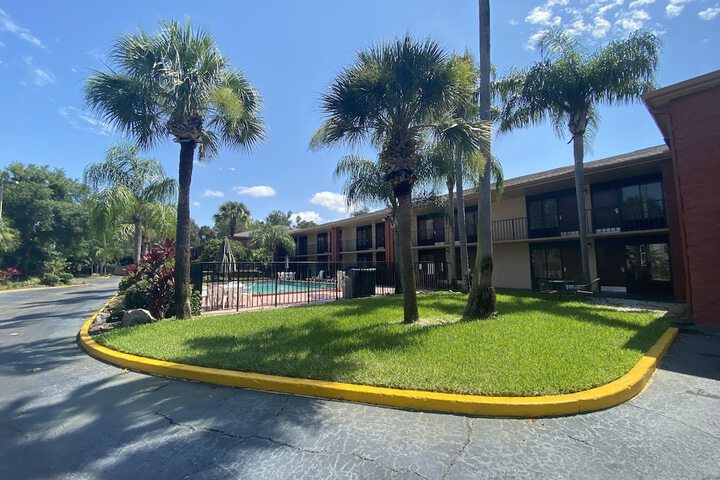Hotel Exterior 27 of 27