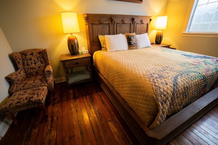 Oaak Tree Hotel