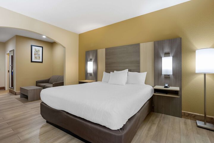 Room 13 of 31