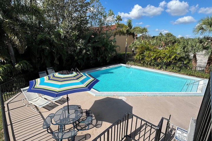Pool 12 of 32