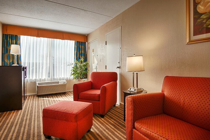 Room 8 of 19