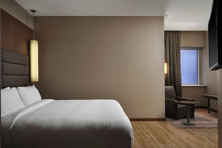 Room 21 of 44