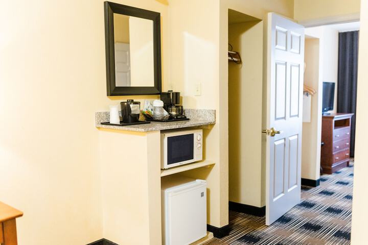 Country Inn & Suites by Radisson Helen, GA