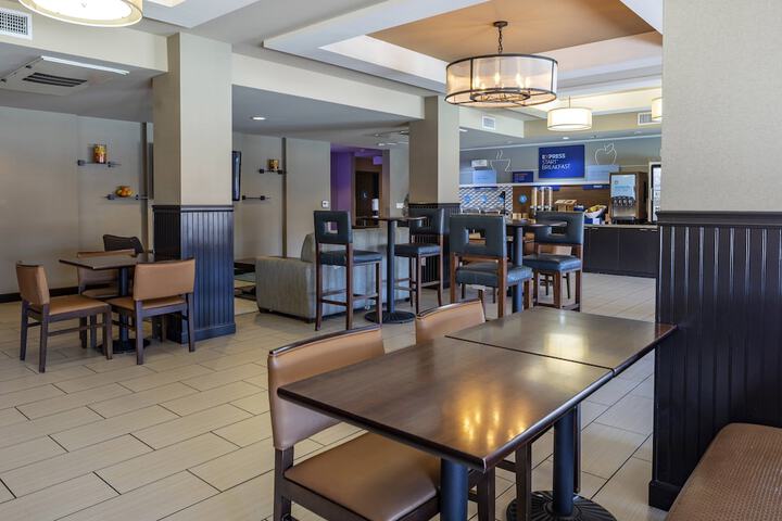 Holiday Inn Express & Suites Indio - Coachella Valley by IHG