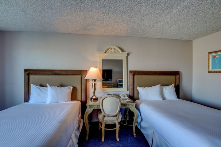 Room 6 of 32
