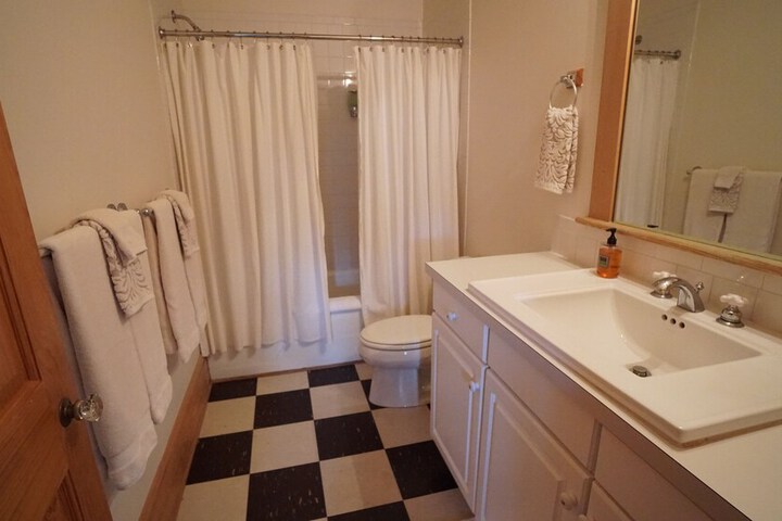 Room 6 of 21