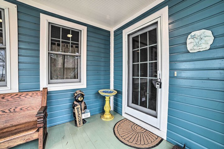 Waterfront Cheboygan Home w / Fire Pit
