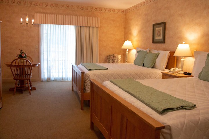 Essenhaus Inn & Conference Center