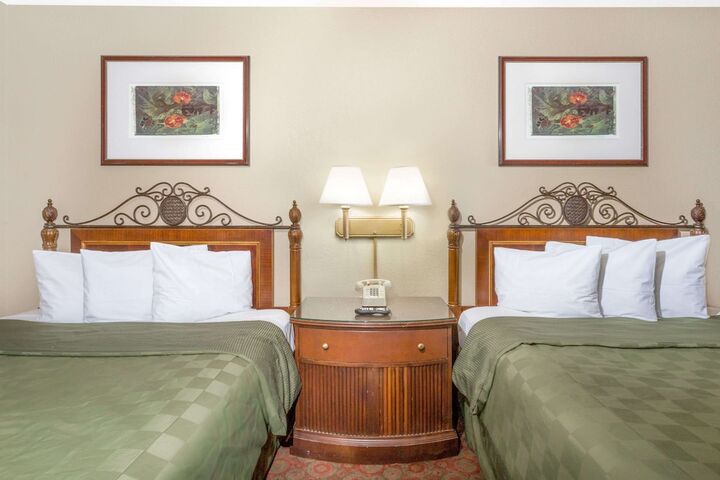 Room 10 of 19
