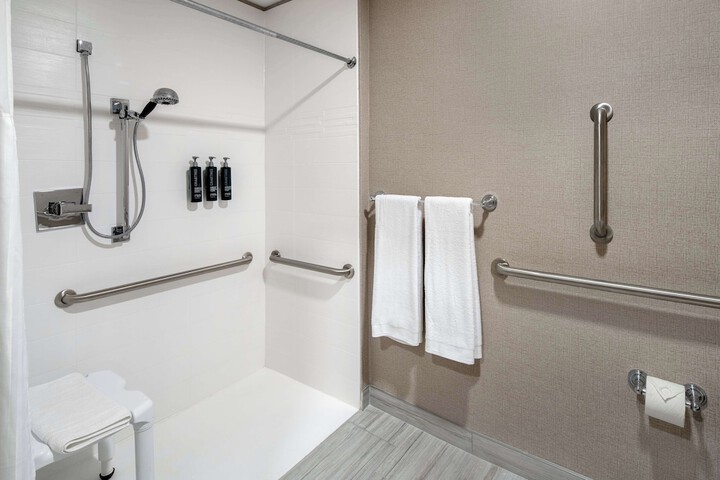 DoubleTree Suites by Hilton Hotel Mt. Laurel