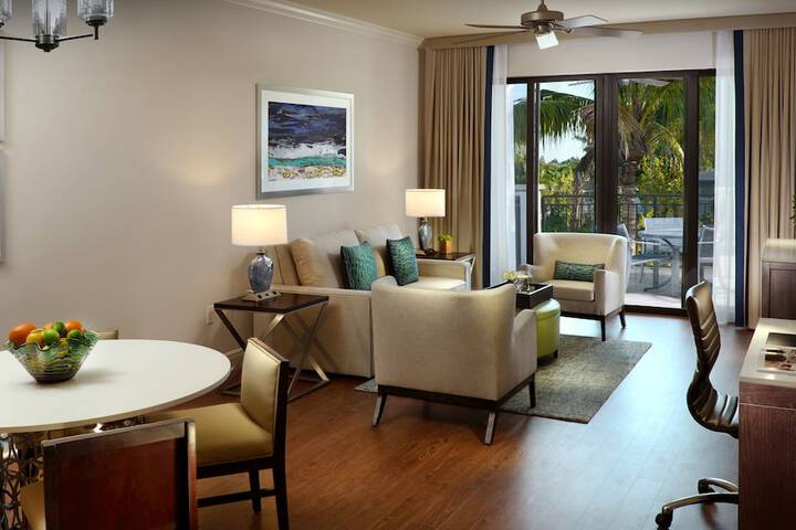 Naples Bay Resort & Marina