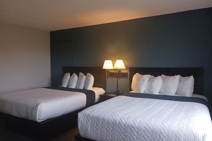 Room 6 of 32