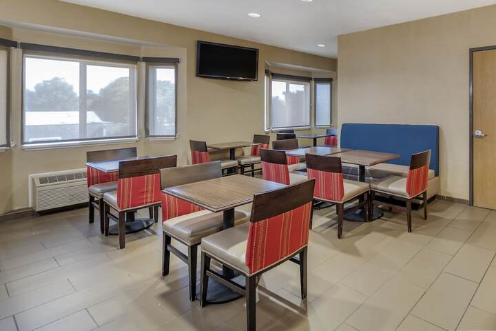 The Atrium Hotel