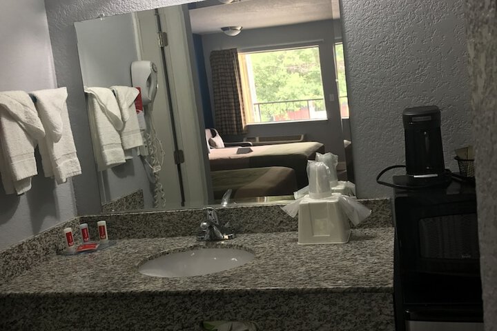 Room 30 of 69