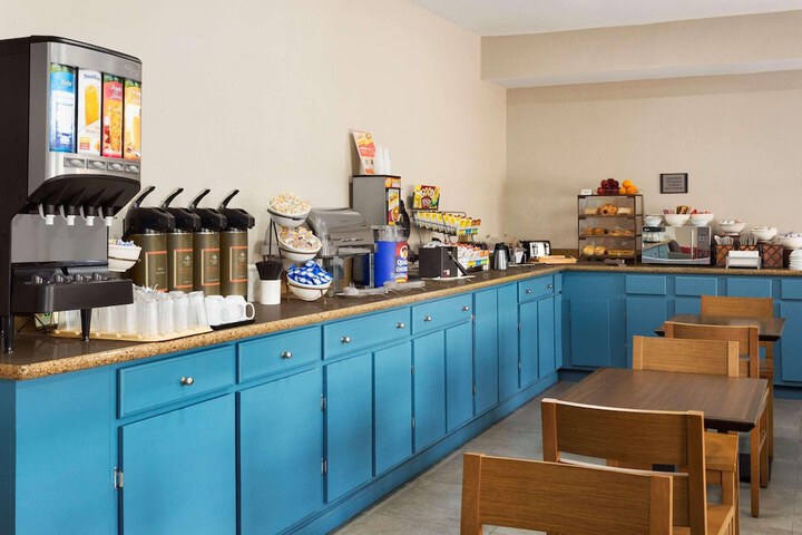 Breakfast/Coffee Service 18 of 20