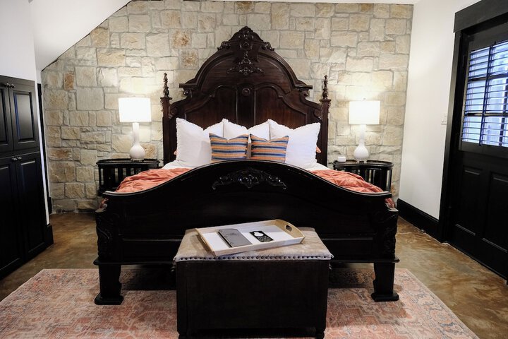 The Winchester Lodge