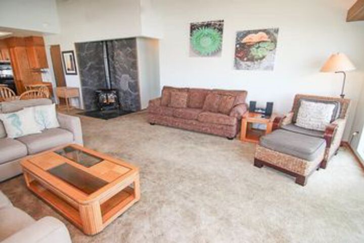 North Jetty 3 Br home by RedAwning