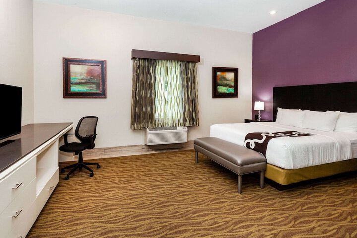 Room 34 of 46