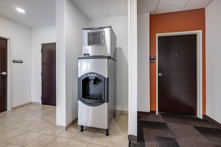 Motel 6 Poplar Bluff MO
