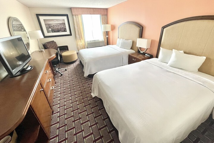 Room 7 of 10