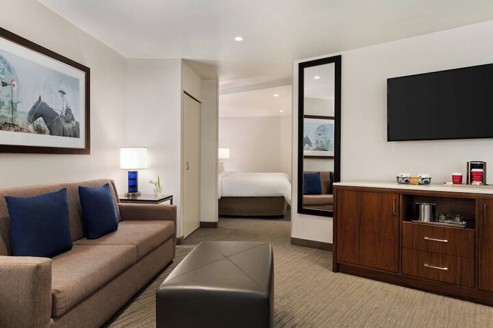 Delta Hotels by Marriott Helena Colonial
