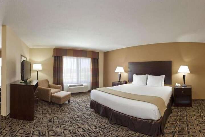HOLIDAY INN EXPRESS & SUITES ZANESVILLE NORTH by IHG