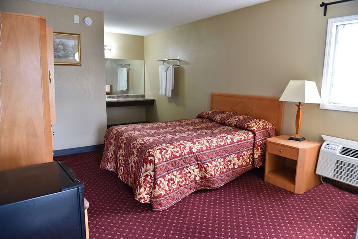 Room 27 of 46