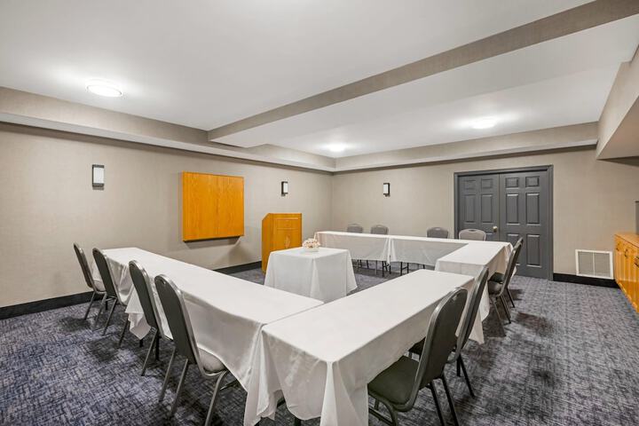 Quality Inn and Suites Oakville-Mississauga