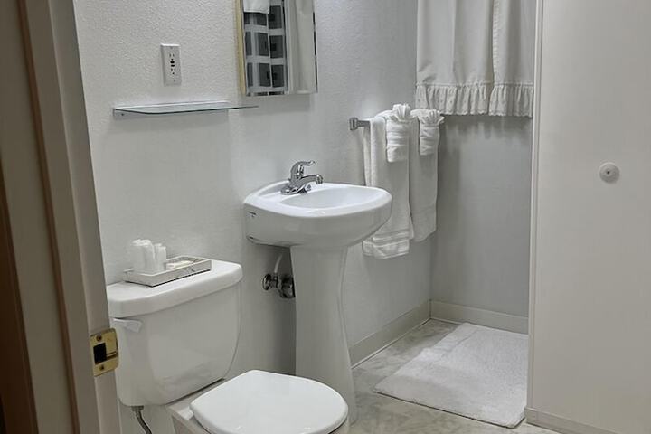 Room 40 of 49